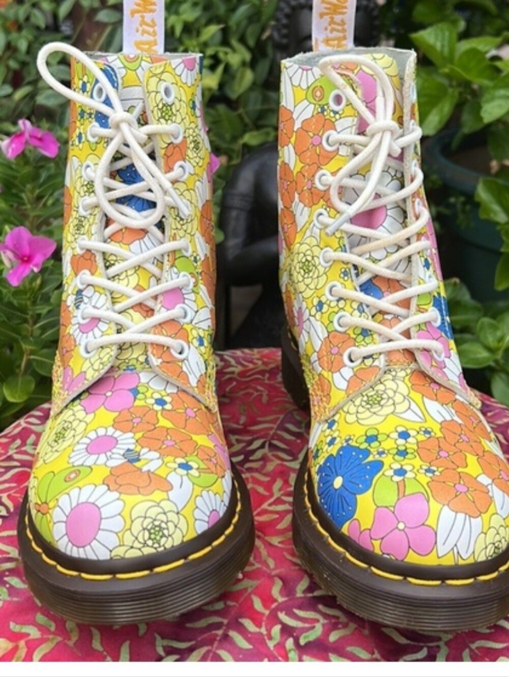 Dr. Martens RARE Pascal Daisy Retro  Floral Lace-Up Boots. Size 8 - Picture 7 of 15